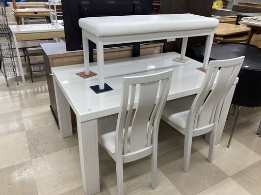 ベンチダイニング4点セット　東京ｲﾝﾃﾘｱ　ﾎﾜｲﾄ