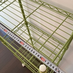 綺麗なスチールラックの画像