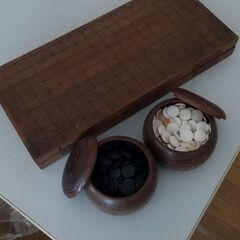 囲碁セット　分厚い碁盤です。