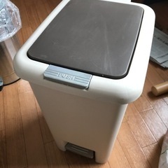 （お話し中）ゴミ箱