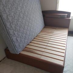 ダブルベッド