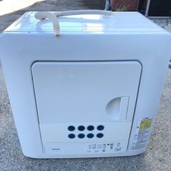 TOSHIBA 電気衣類乾燥機 ED-458 (W) 容量4.5kg 2019年製 D111M186