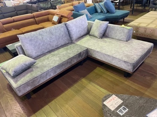 大人気カウチソファー入荷しました！ガンガン売っていくスタイルでいきます(^^♪