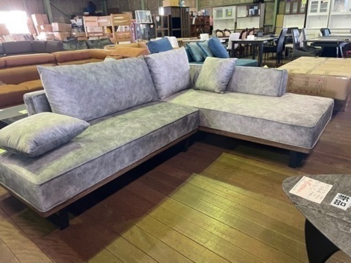 大人気カウチソファー入荷しました！ガンガン売っていくスタイルでいきます(^^♪