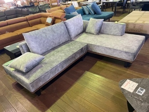 大人気カウチソファー入荷しました！ガンガン売っていくスタイルでいきます(^^♪