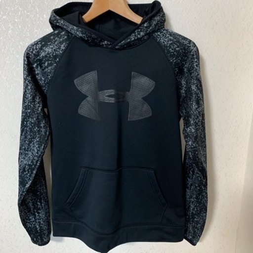【お取り引き中】under  armor  パーカー