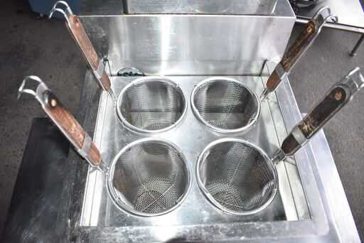 ヤ取終了4/6】≪zy826≫マルゼン 卓上 4テボ 角槽型 ラーメン釜/茹で麺