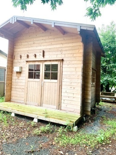 ミニログハウス　組み立て済　キャンプ場等にどうぞ