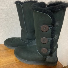 【本物】UGG Australia ベイリーボタン　24 アグブ...