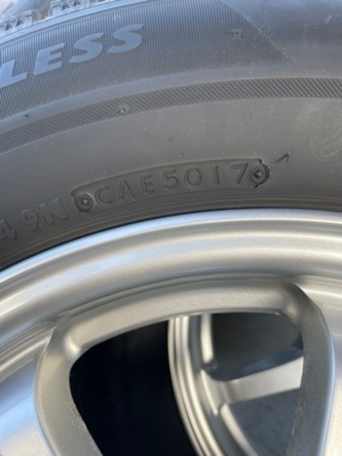 スタッドレス　プリウスなど