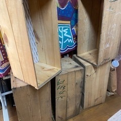 (お値下げ)りんご箱(お得です)5個あります。