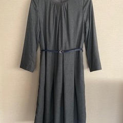 ひざ丈ワンピース（グレー）