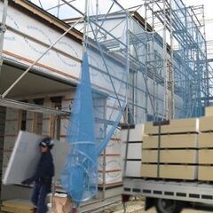 荷揚げ作業員を緊急・大量募集します！現金日払い、短時間で高収入！自分の都合で出勤日を決められます！30日間勤務達成でボーナスＧＥＴ！ ※お友達紹介・勧誘キャンペーン実施中！紹介していただいたお友達が３０日間勤務達成された場合、ご自身にも報奨金ＰＲＥＳＥＮＴ！※ ★営業手当あります！自分で営業して取ってきたお客さんの受注に対しては、一人につき1000円営業手当としてお支払いします！★ ☆当社とお取り引きいただいてるお得意様へ就職を希望する人には、就職を斡旋することも出来ます！☆の画像