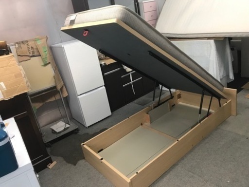 ニトリ　跳ね上げ式　シングルベッド　短期使用