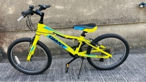 美品GIANT 20インチ　7段変速　中古自転車