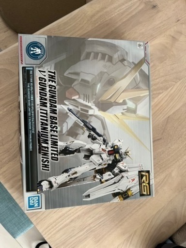 RG 1/144 ガンダムベース限定 νガンダム[チタニウムフィニッシュ]