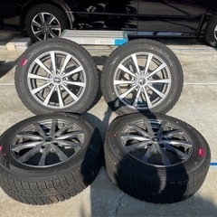 トヨタ　ボクシー用スタッドレスタイヤ