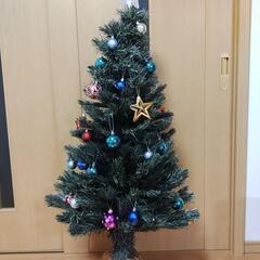 120cmクリスマスツリーとオーナメントセットの画像