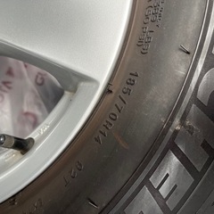 14インチ　フォルクスワーゲンポロ　スタッドレスタイヤ　タイヤホイール付の画像
