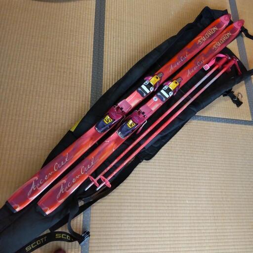 SALOMON☆スキー板と、ストック