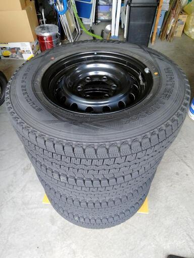 ハイエース　スタッドレス　195/80R15