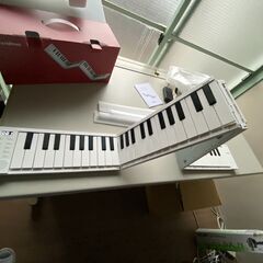 話題の折りたたみ式電子ピアノ・オリピア・新品同様・