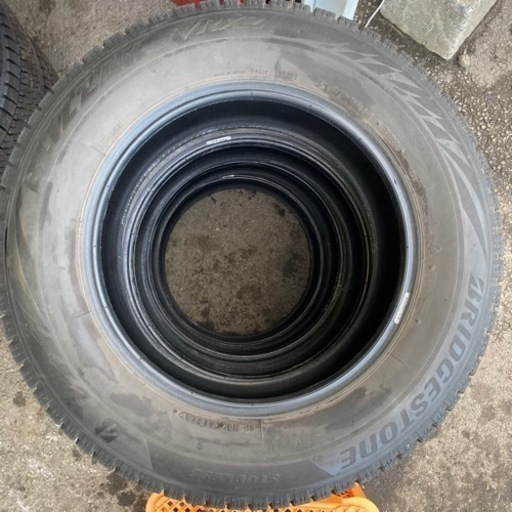 スタッドレスタイヤ❺ 中古 割引あり ブリヂストン VRX2 215/65R16 2017年
