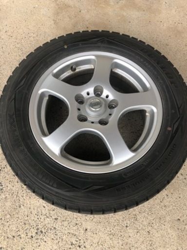 商談中　スタッドレスタイヤ　ホイル付き　195/65/R15