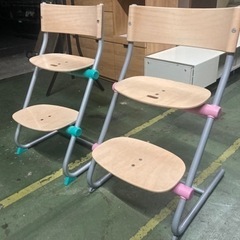 ● キッズチェア、子供用のイス、ひとつ500円、高さ調整可能