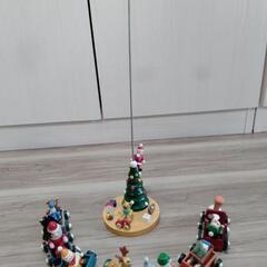 高さ 152cm クリスマスツリーとオーナメントなどの画像