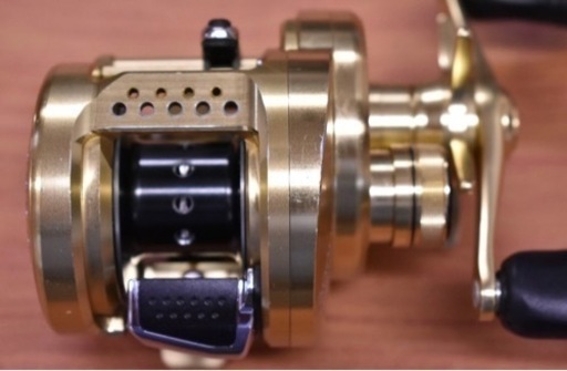 シマノ 15 カルカッタ コンクエスト 200HG 右巻き SHIMANO CALCUTTA CONQUEST ベイトリール　バス釣り