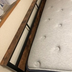 セミダブルベッドの画像