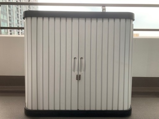 アイリスオーヤマ　倉庫　ロッカー　屋外用
