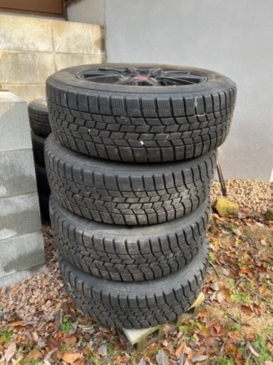 スタッドレスタイヤ&ホイール　215／60 R17