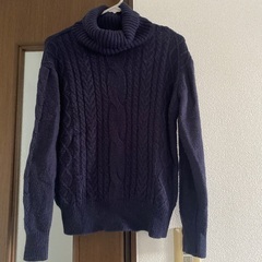 紺色ニット