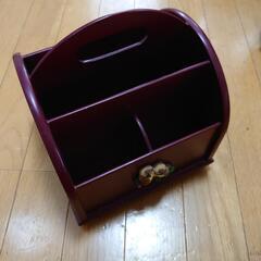 小物入れ、リモコン立て、赤茶色、木製の画像