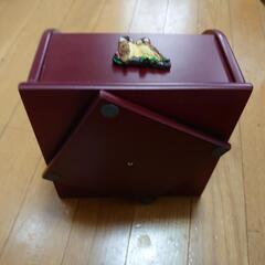 小物入れ、リモコン立て、赤茶色、木製の画像