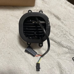 TOYOTA純正同型フォグランプイカリング搭載3眼レンズの画像