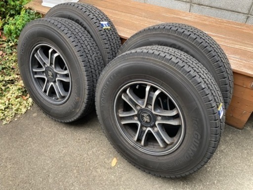 日産NV350キャラバン用15インチアルミホイール&スタッドレス