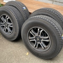 日産NV350キャラバン用15インチアルミホイール&スタッドレス