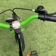 子供用自転車　d-bike 18インチ　黒/グリーン　整備済み、防犯登録抹消済みの画像