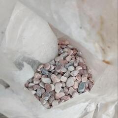 ガーデンストーン 砂利 瓦チップの画像