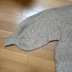 GU　花柄刺繍ニットの画像