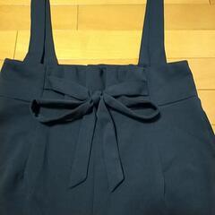 サロペットの画像