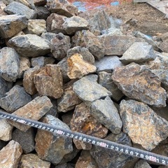 名古屋駅から車で1時間　割栗石　100-150㎜　詰め放題！ロックガーデン　石　庭石　砂利にどうぞの画像