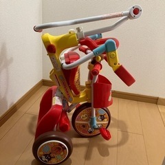 アンパンマン折りたたみ三輪車の画像