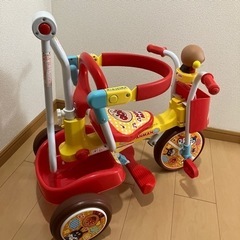 アンパンマン折りたたみ三輪車の画像