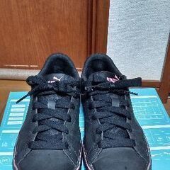 プーマ　ウィメンズ　スニーカー