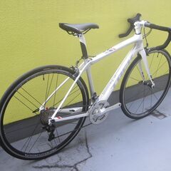 フルカーボン製ロードバイク - TREK Domane 5.2
