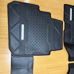 現行ハスラー  純正フロアマットの画像
